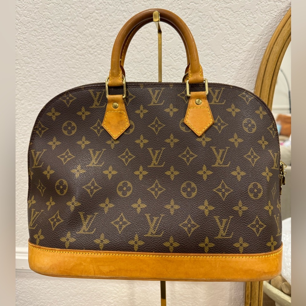 Louis Vuitton Alma PM Monogram Handbag - Picture 11 of 14